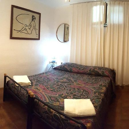Taverna Derosas Apartman Golfo Aranci Kültér fotó