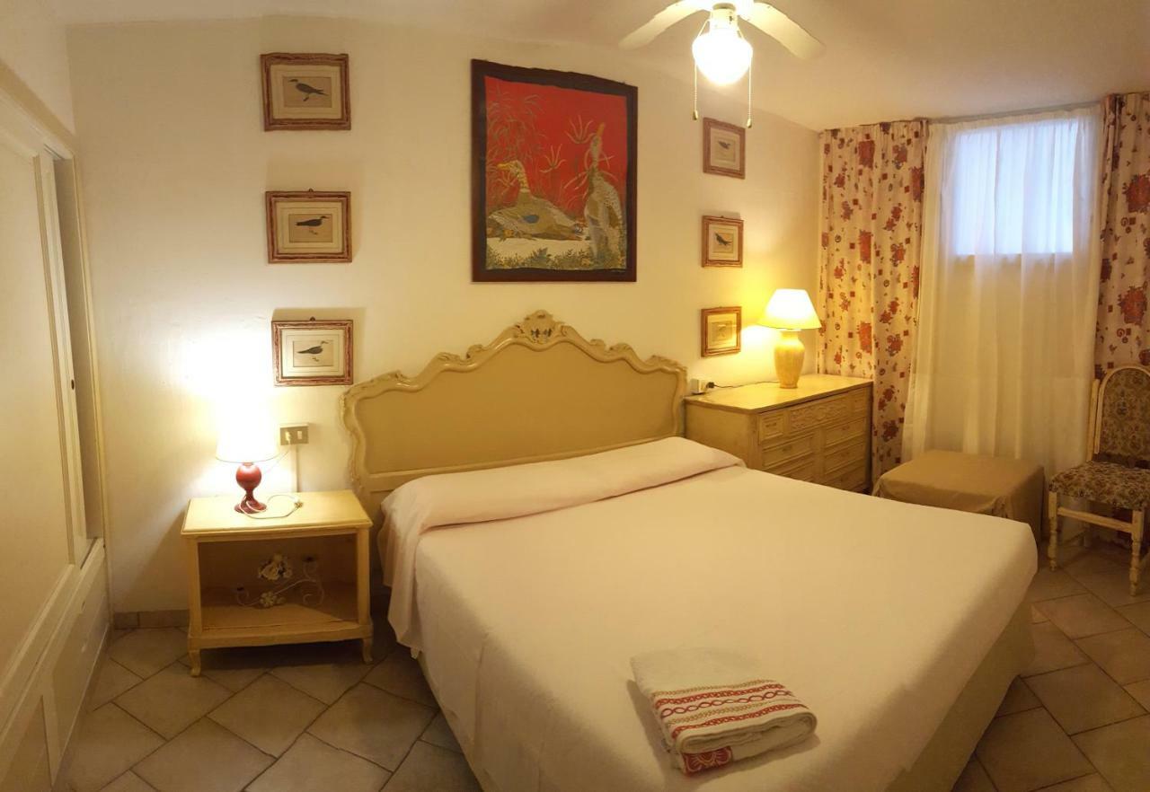 Taverna Derosas Apartman Golfo Aranci Kültér fotó